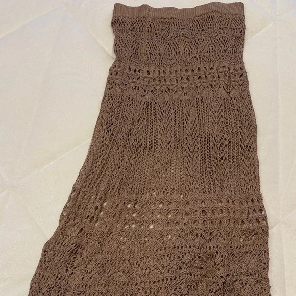 Elegant Brown Knit Skirt - Picture 3 of 3